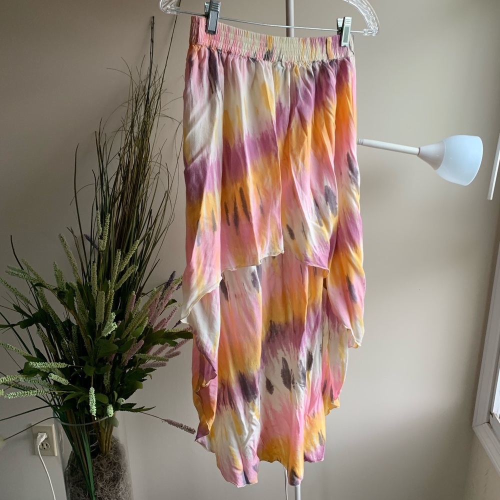 nasty gal hi low colorful light and airy skirt //